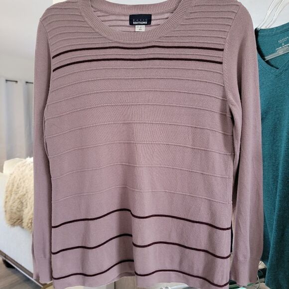 Basic Editions Sweater   - Picture 1 of 5